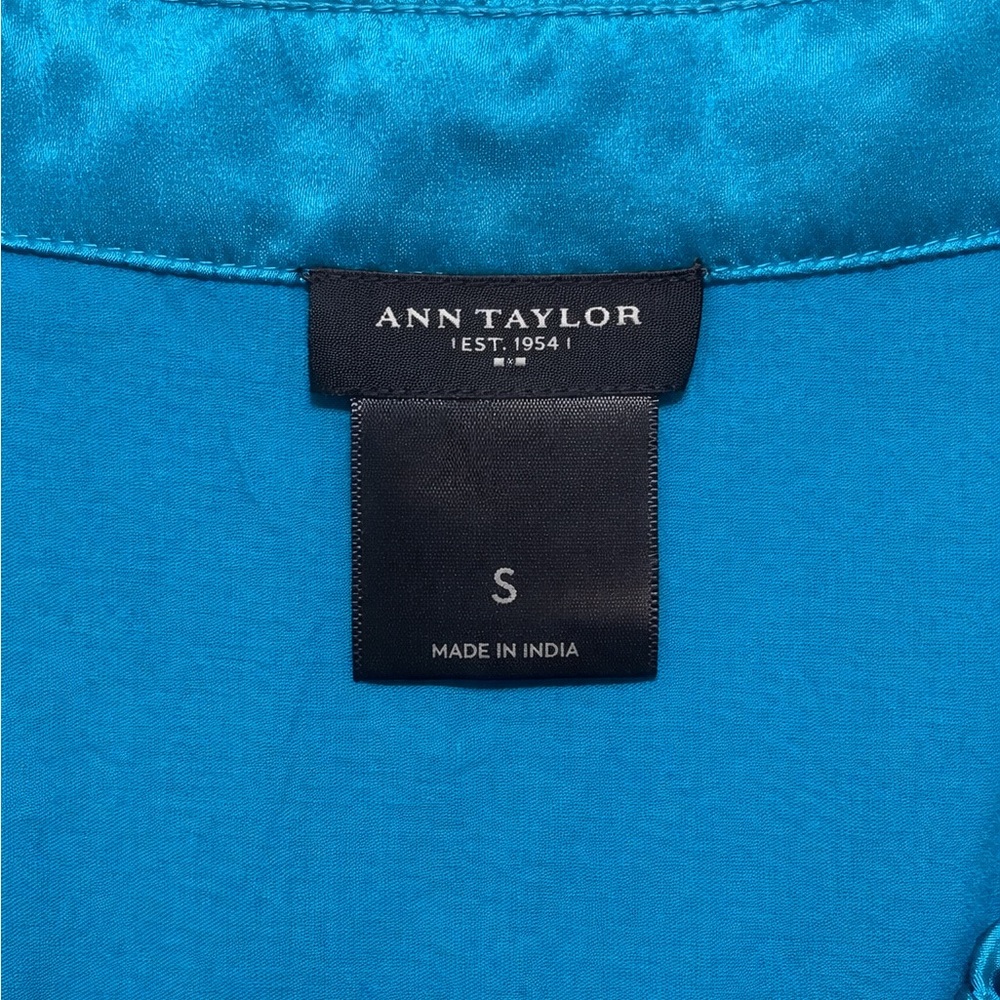 Ann‎ Taylor Turquoise Sleeveless Ruffle Neck Shell Top Size Small - Picture 3 of 4
